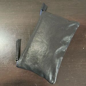 Essex Los Angeles  Black Leather Up Zip Wallet Clutch Card Check Bills Holder